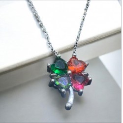 Dört yapraklı renkli taşlı yonca kadın kolye 
